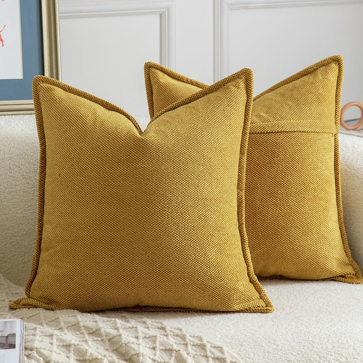 Unyqoos Set van twee mosterdgele chenille kussenslopen voor stijlvolle decoratie