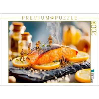 CALVENDO Puzzle Miniatur Bauarbeiterin dekoriert gegrillten Lachs mit frischen Zitronenscheiben | 2000 Teile Lege-Größe 90x67cm Foto-Puzzle für glückl