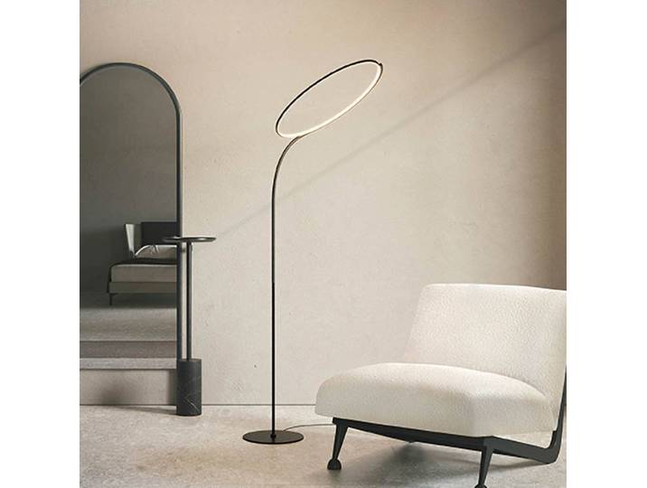 kdln Designer Stehlampe Poise, dimmbar, schwarz, für Wohn- / Esszimmer, Metall, Design