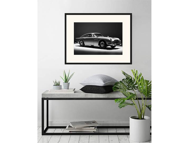 Tableau déco Aston Martin B5 Cadre : hêtre massif verni Revêtement : plexiglas Noir 83 x 63cm