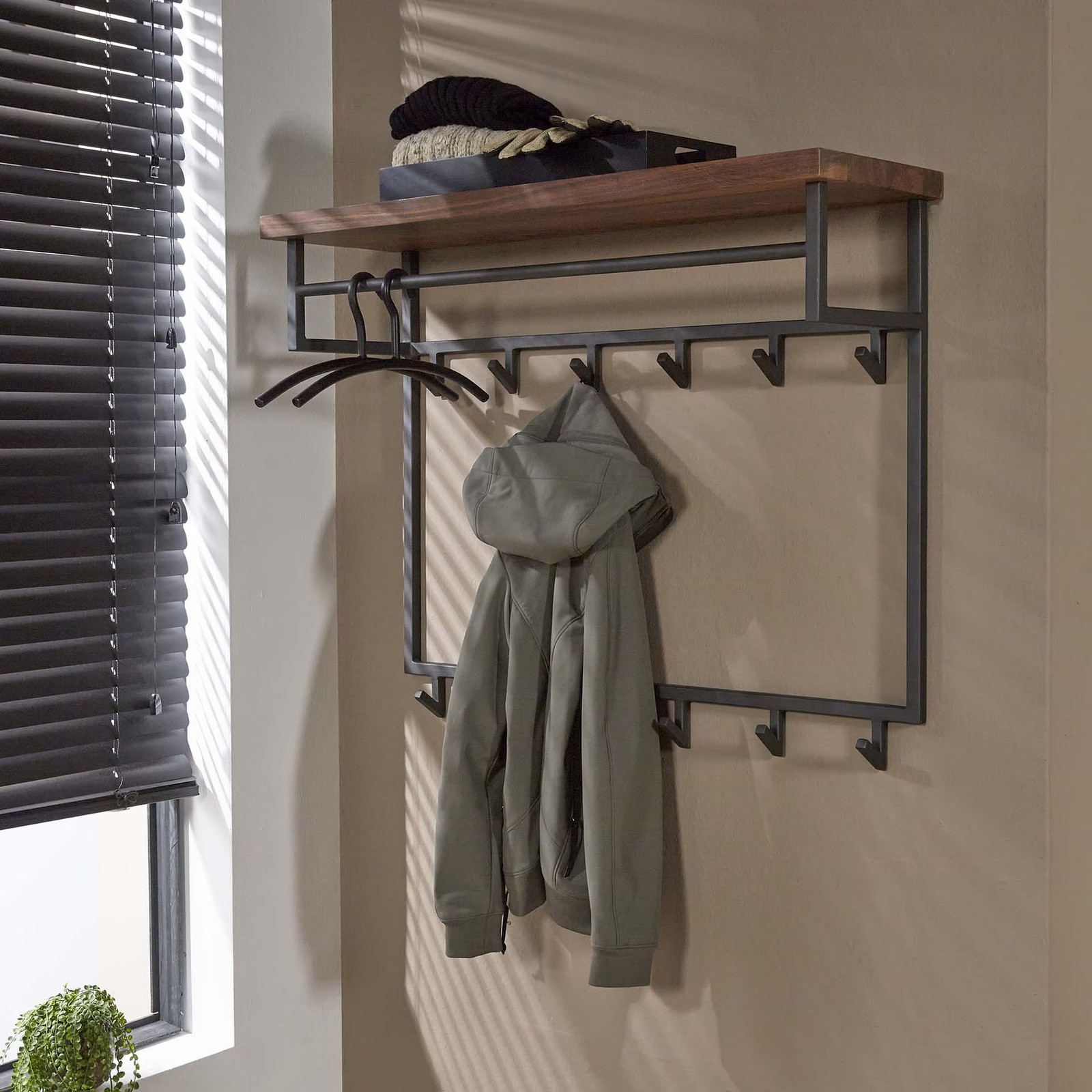 LifestyleFurn Kapstok Amadou Saja notenhout met 12 haken en plank - Massief Saja Natural