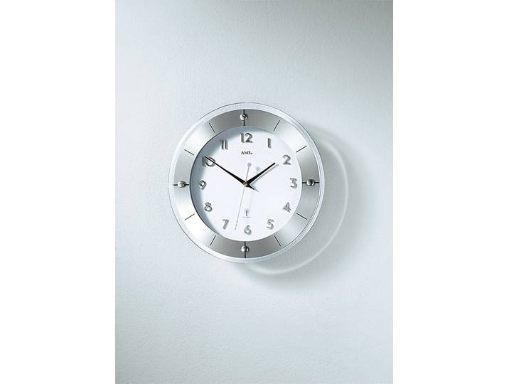 Hochwertige Wanduhr von AMS, aus facettiertem Mineralglas, Silber