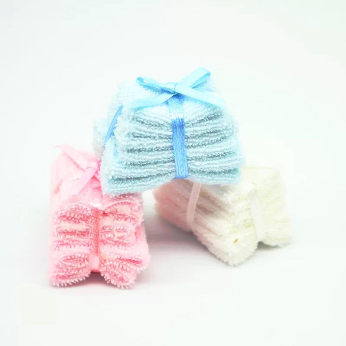 Miniatuur Handdoeken Wit - Poppenhuis Badkamer Accessoires - 4,1 cm Lengte