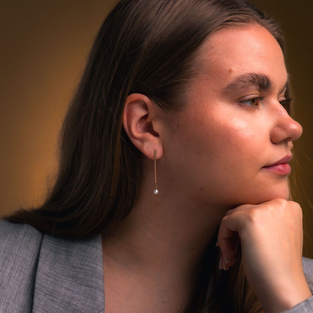 Lykken Pearls roikkuvat kultaiset helmikorvakorut