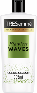 Tresemmé Flawless Waves Condicionador