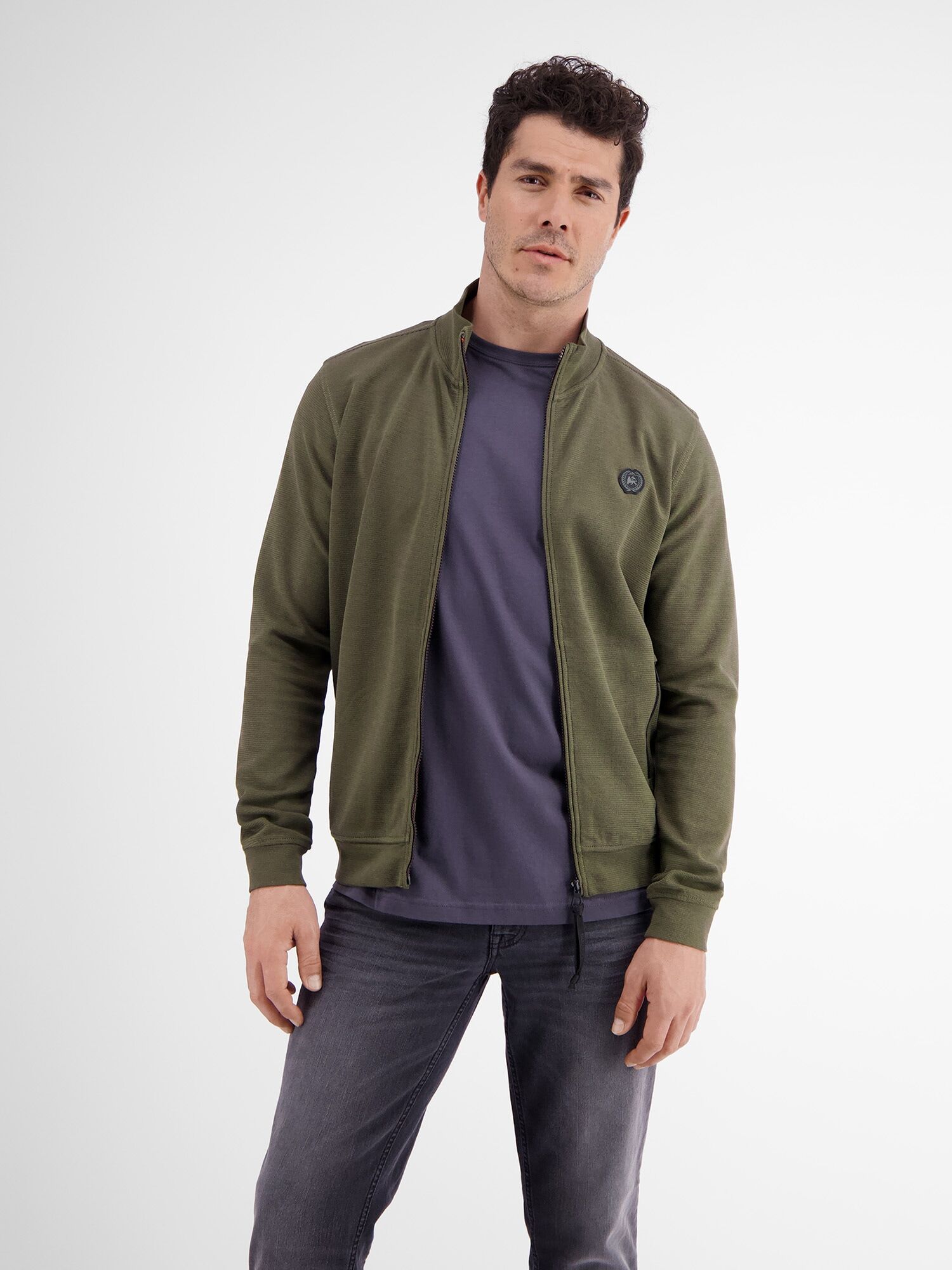 Sweatjacke LERROS "Sweatjacke in Strukturqualität", Herren, Gr. S, grün (aged olive), 94% Baumwolle, 4% Polyester, 2% Elasthan, Sweatjacken Sweatjacke aged olive S
