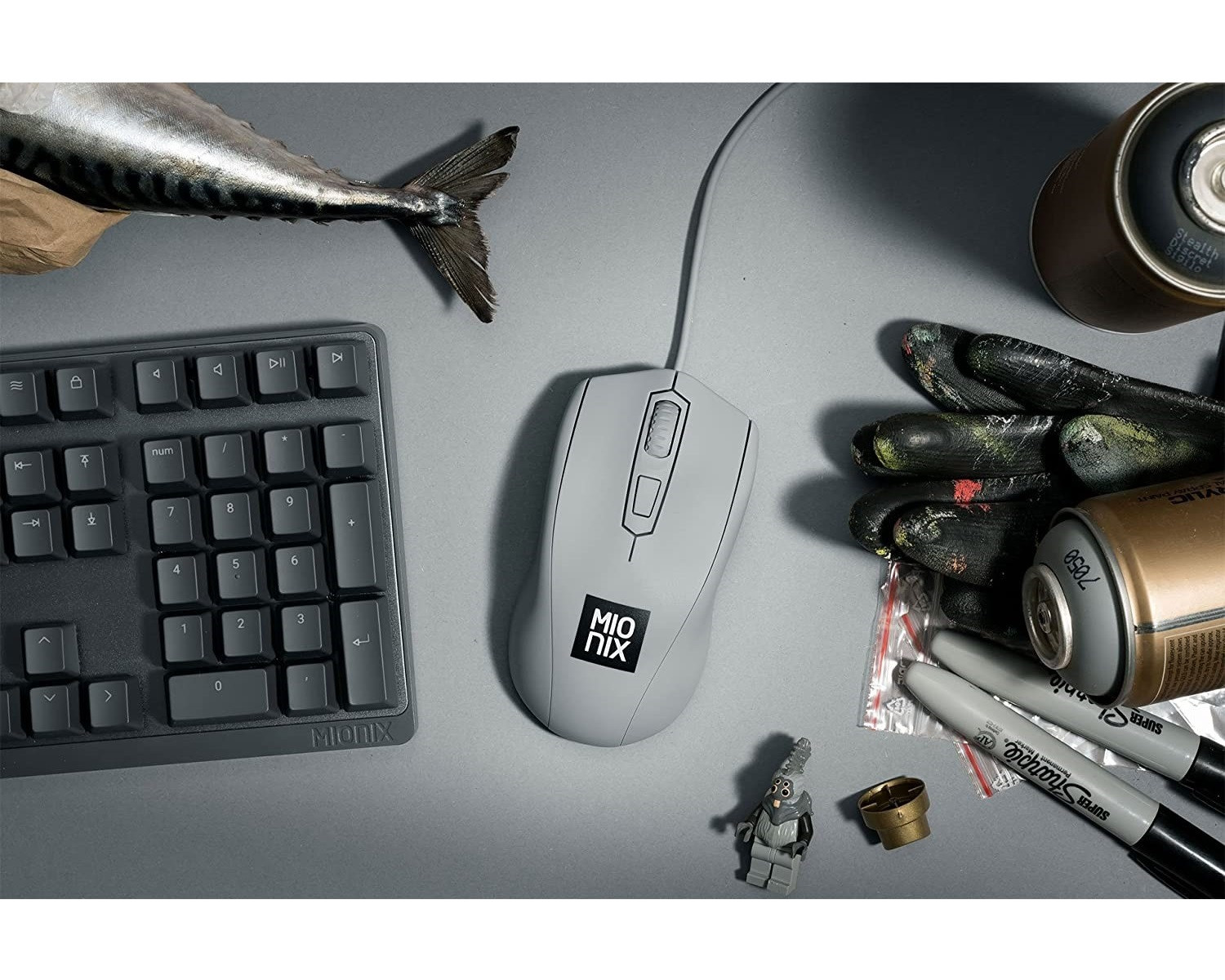 Mionix Avior Shark Fin Gaming en Kunstenaars Maus