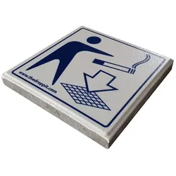 Bodenaschenbecher The DropPit Signalfliesse weiß-blau ein Betonziegel in der Größe 30x30 cm
