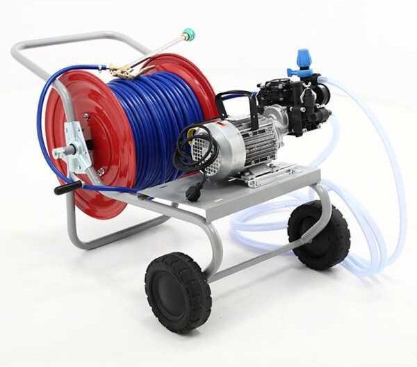 AgriEuro TOP-LINE Groupe motopompe de pulvérisation électrique Comet MC 25 moteur électrique et chariot