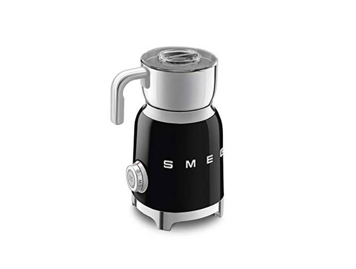 Smeg, Multifunktions MFF01CREU, Milchaufschäumer, mit Induktionssystem, 6 voreingestellte Programme, manuelle Funktion, 600 ml abnehmbare Karaffe, Messkappe, integrierte Kabeltrommel, 500W, Schwarz