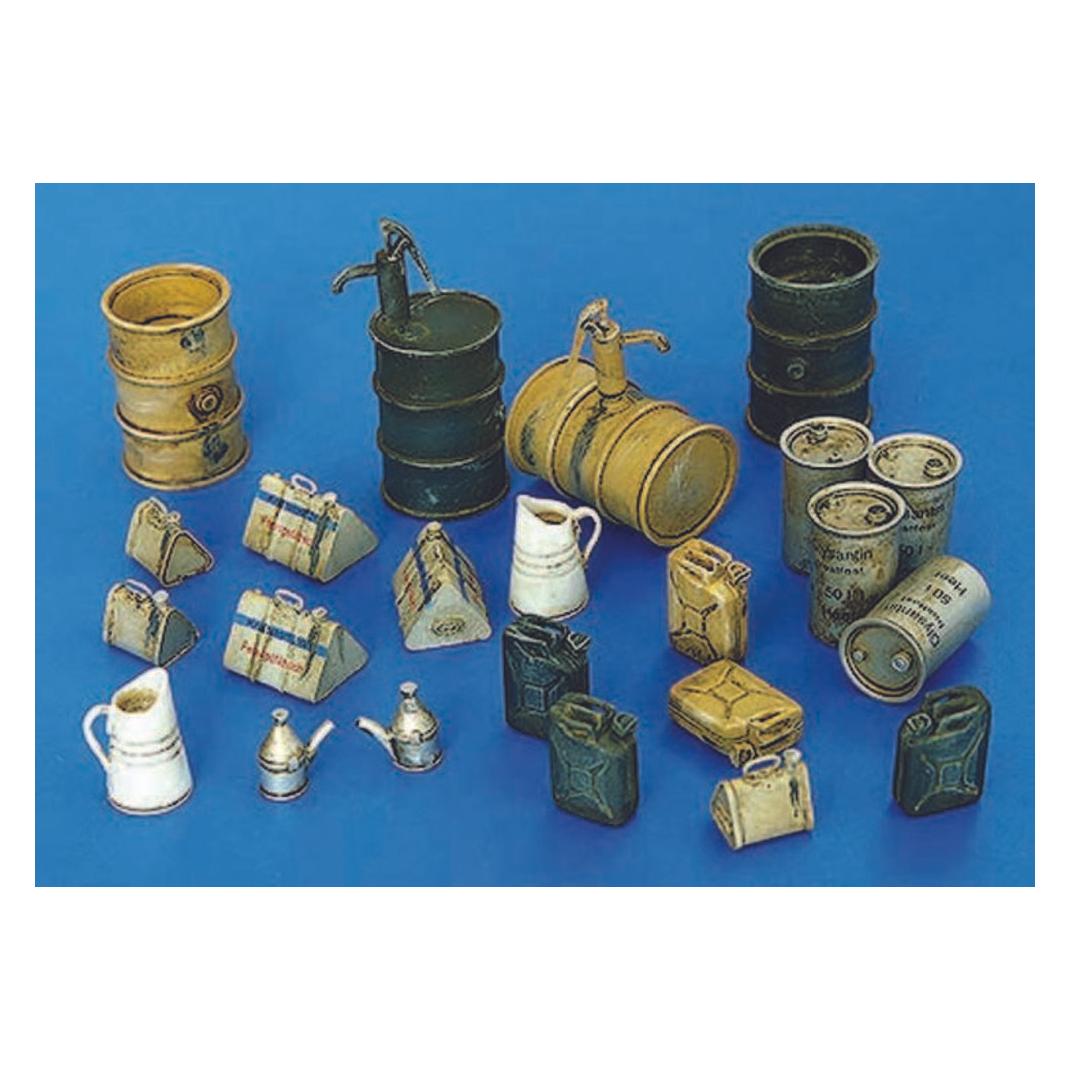 Plus Model Deutsches Equipment WWII Tanklager Zubehör (4022)