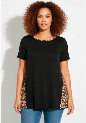 Plus Size Women's Scoop Neck Tunic by Avenue in Red Graphic Snake (Size 20)