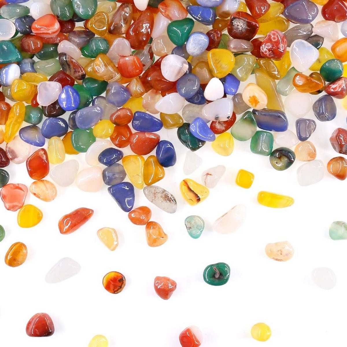 Grote zak gekleurde edelstenen voor het maken van sieraden en decoratie