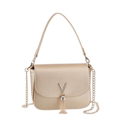Schultertasche VALENTINO BAGS "DIVINA", Damen, Gr. B/H/T: 23cm x 17cm x 8cm, gold (goldfarben), Lederimitat, Taschen Schultertasche, mit Ketten Details Handtasche Damen Tasche Damen Schultertasche