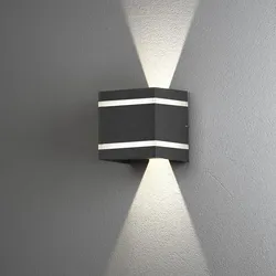 Konstsmide LED Außen-Wandleuchte CREMONA, mit 2 Effektstreifen + Lichtstrahl, 3W 3000K 360lm, Anthrazit, Alu / Klarglas / Frost-Acrylglas KON-7870-370