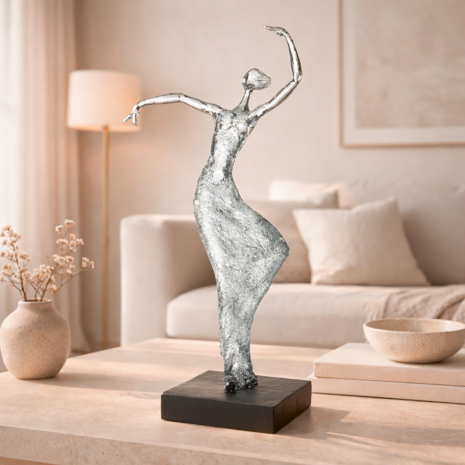 Skulptur GILDE "Skulptur Seelentanz klar; schwarz", silber (klar, schwarz), B:17cm H:40cm T:10cm, Kunstharz, Dekofiguren, Skulptur, Harmonie Innigkeit Ruhe Emotion Kunstfigur klar, schwarz B/H/T: 17cm x 40cm x 10cm, Frau