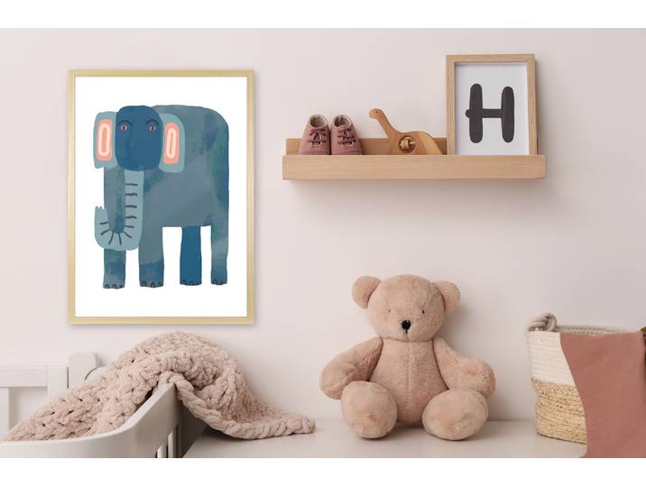 Bild mit Rahmen QUEENCE Blauer Elefant , blau (farbe rahmen: natur, braun, beige, farbe bild(er): blau), B:30cm H:40cm T:1,5cm, Holz, Plexiglas, Bilder, Bild mit Rahmen, HD Premium Posterdruck mit Echtholzrahmen