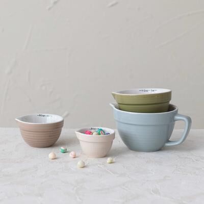 Storied Home Batter Bowl Shaped Measuring Cups (Set of 4 Sizes)