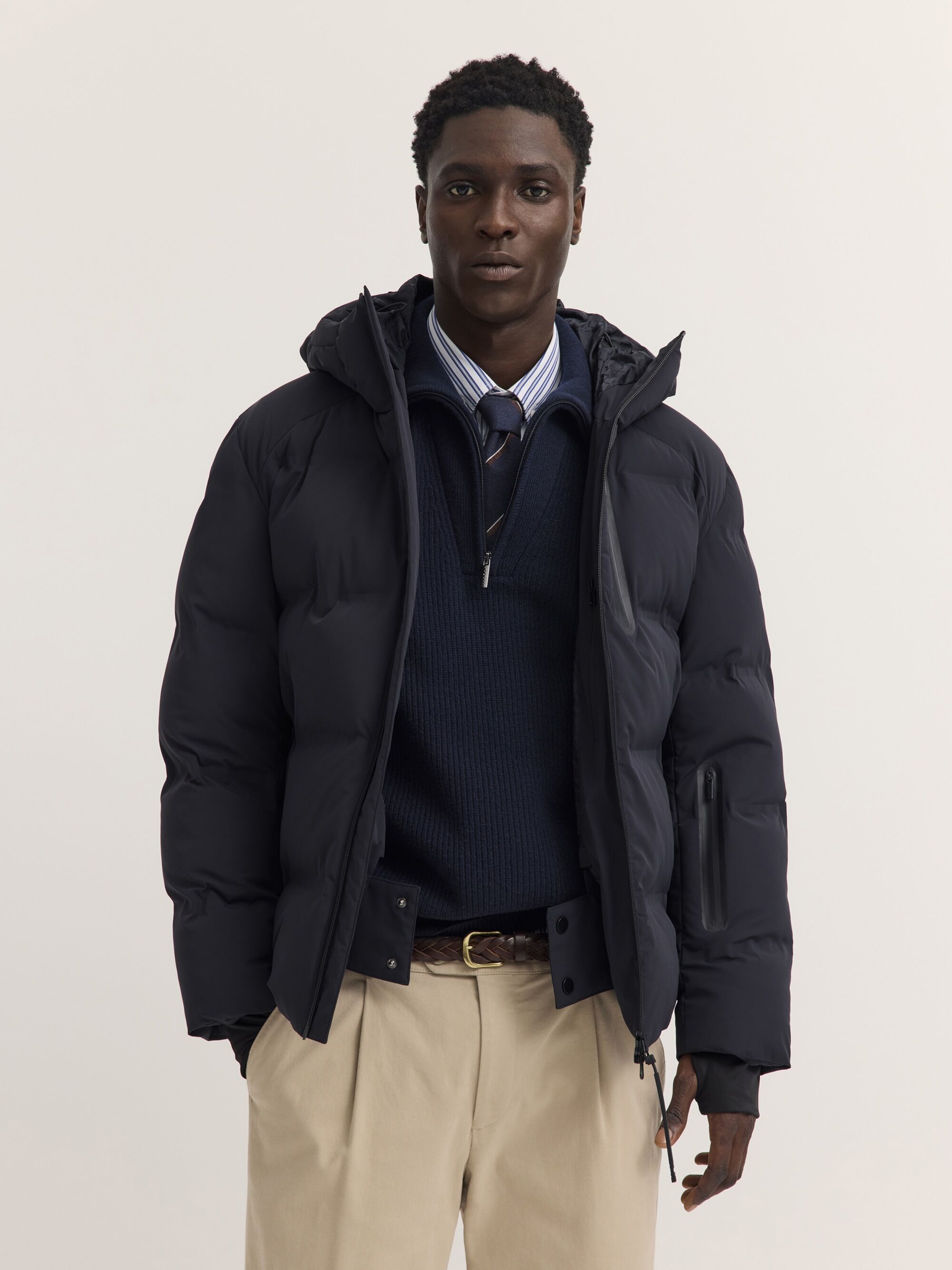 Winterjacke BUGATTI "Dynamic Series", Herren, Gr. 50, schwarz (390, marine), 88% Polyamid, 12% Elasthan, unifarben, regular fit, Umschlagsaum, Jacken Winterjacke, Dynamic Series Stretch Sorona Kapuze