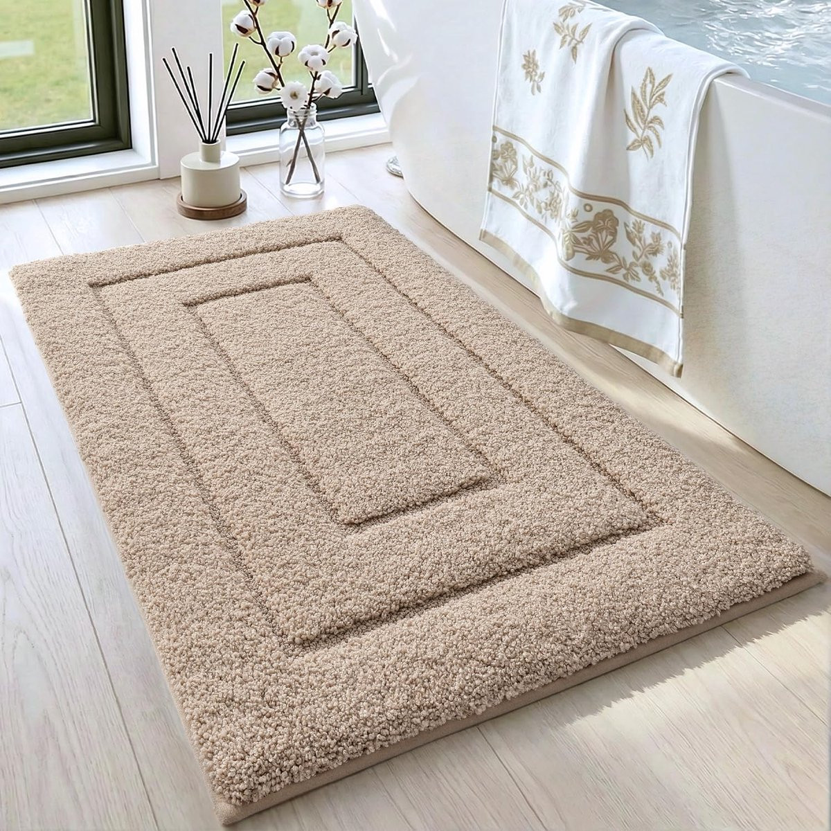 Zachte microvezel badmat voor de badkamer in beige - 50 x 80 cm