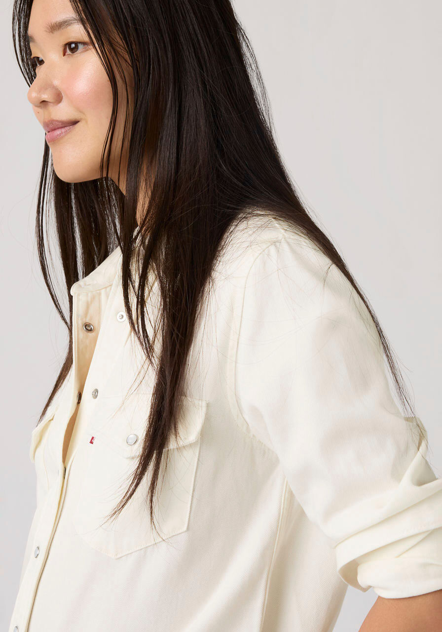 Jeansbluse LEVI'S "ESSENTIAL WESTERN", Damen, Gr. M (38), weiss (to do list), Denim/Jeans, Obermaterial: 60% Lyocell, 40% Baumwolle, Basic, figurbetont hüftbedeckend, eckige 1-Knopf-Manschette mit Schlitz, Blusen Jeansbluse, mit Brusttaschen mit Druckknöp