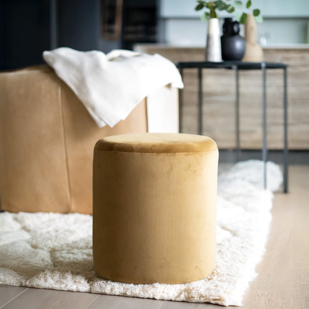 Maison Pavane Pouf triangular de terciopelo amarillo
