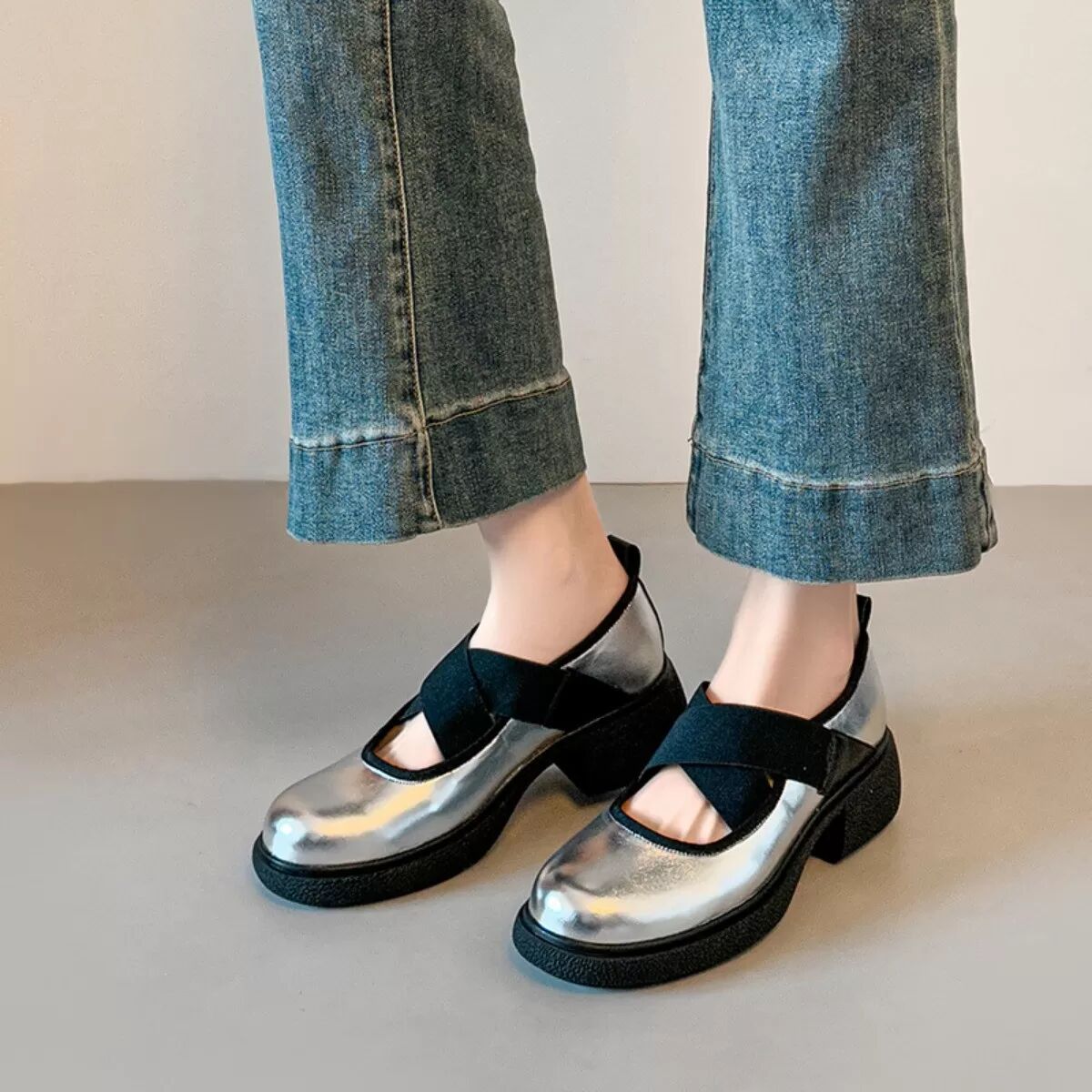INF Retro Mary Jane Schuhe mit Blockabsatz: Bequem, stilvoll und vielseitig Silber 37
