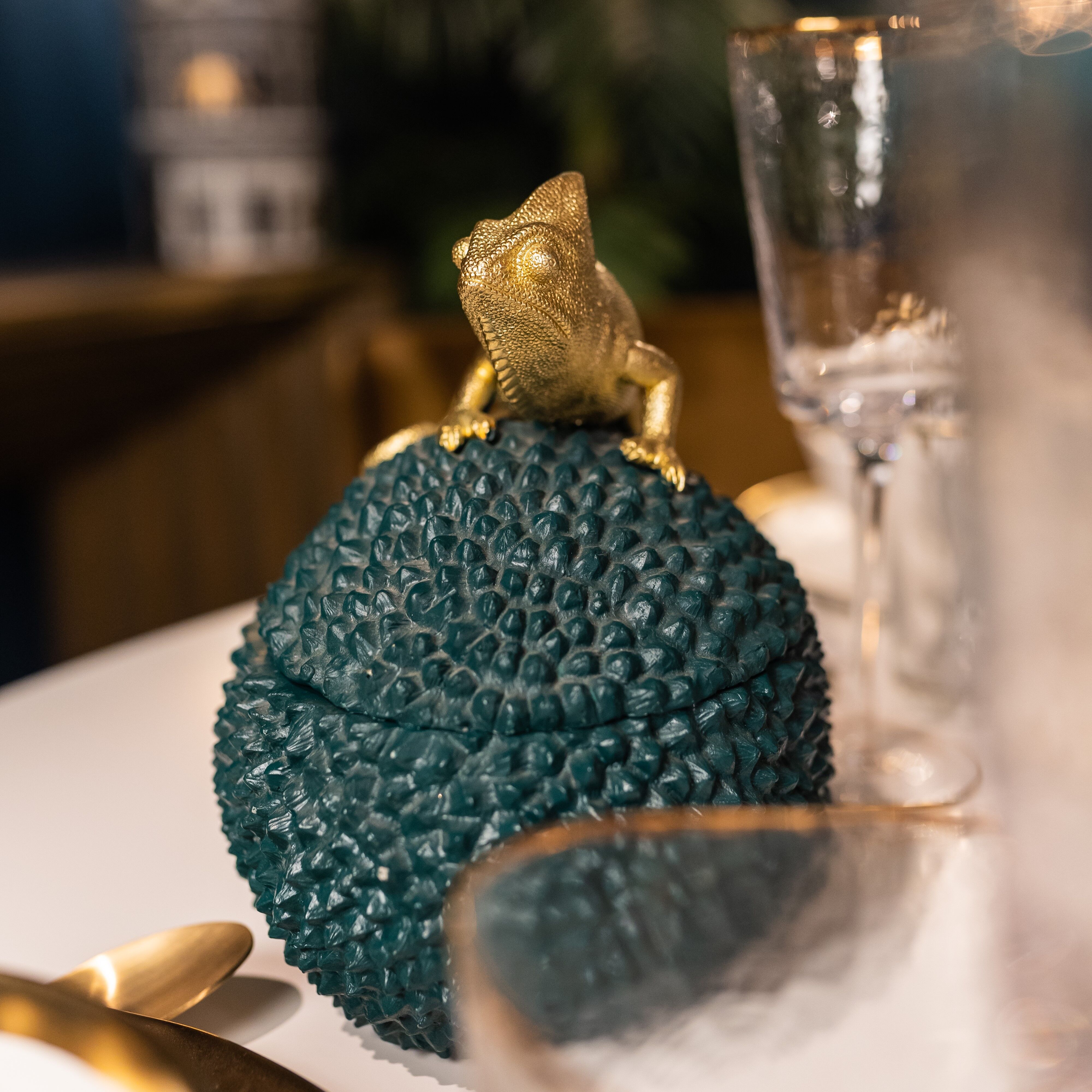Aufbewahrungsbox KARE DESIGN "Deko Dose Chameleon", gold (goldfarben), B:19,5cm H:19,5cm T:15,5cm, Polyresin (Kunststein), Aufbewahrungsboxen, Aufbewahrungsbox goldfarben B/H/T: 19,5cm x 19,5cm x 15,5cm