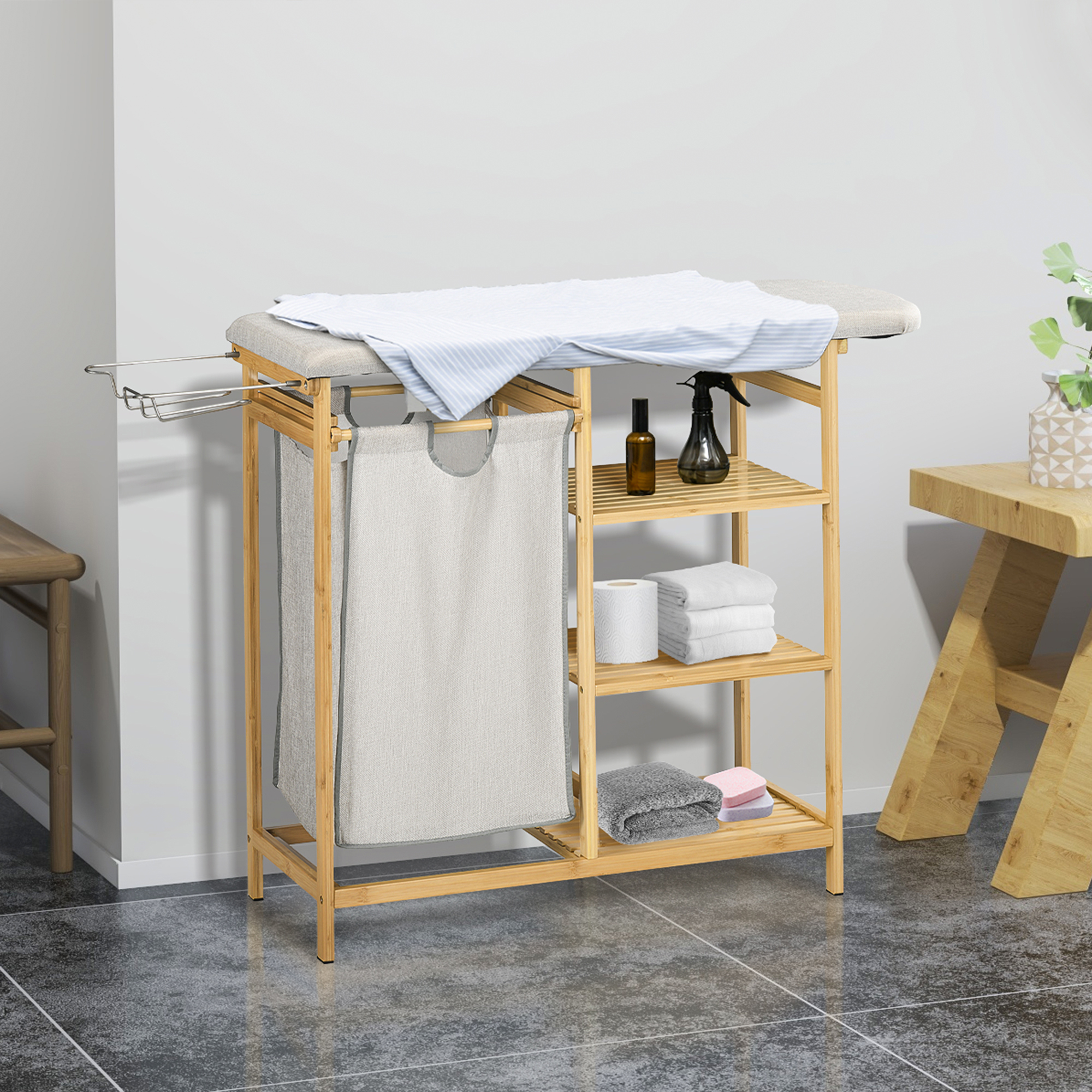 Homcom Cestino Portabiancheria in Bambù e Poliestere con Asse da Stiro e Ripiano a 3 Livelli, 113x34x82 cm