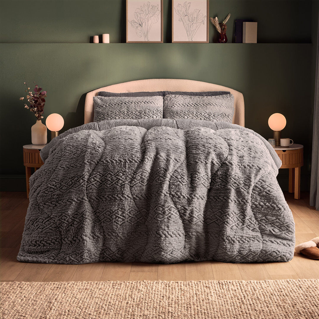 Silentnight Soft Teddy Coverless 10.5 Tog Duvet with Matching Pillowcase Grey King Duvet Cover + 2 Standard Pillowcases