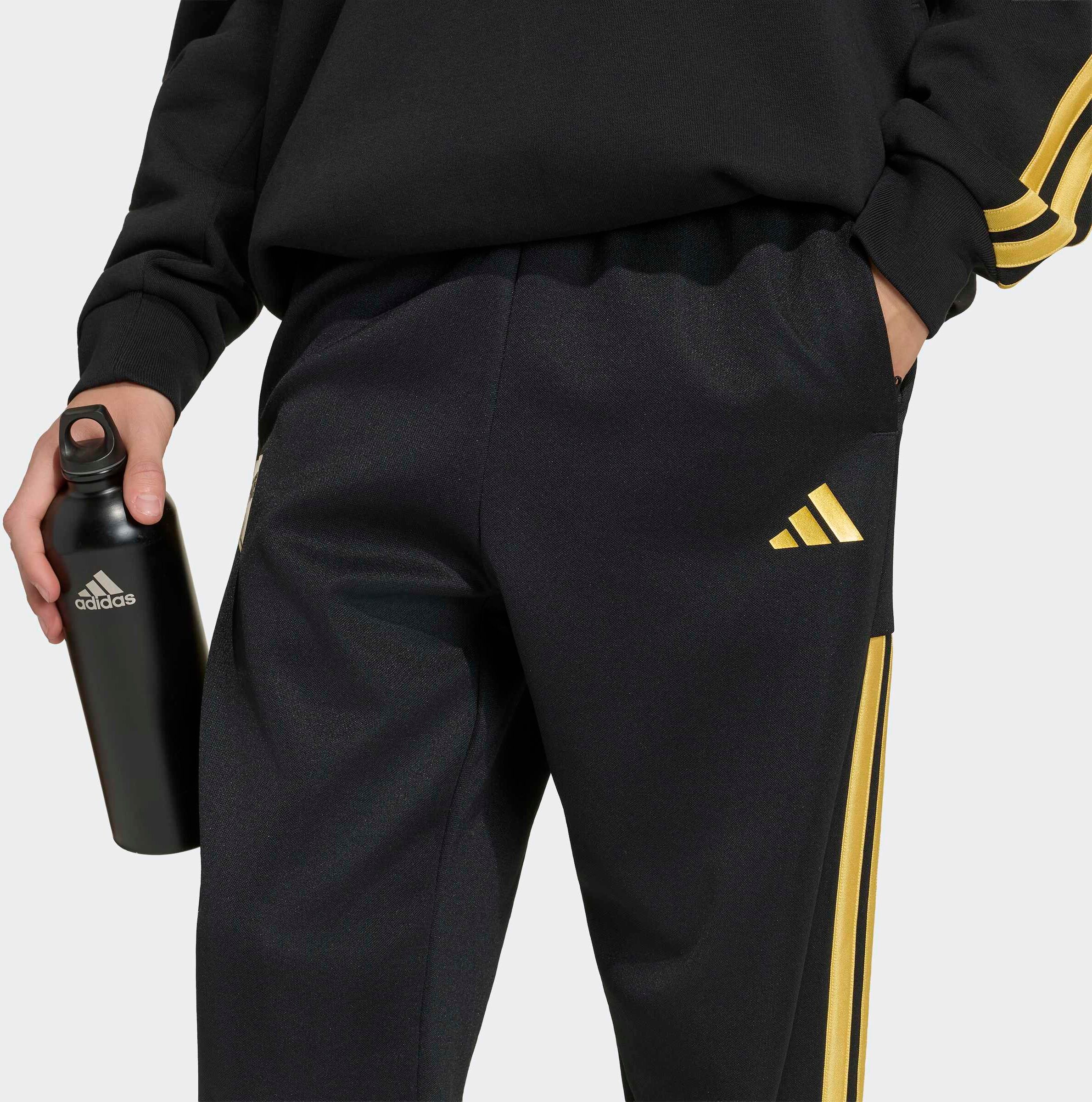 Sporthose ADIDAS SPORTSWEAR "ADIDAS X FORTNITE", Damen, Gr. 176, N-Gr, schwarz (schwarz, gold metallic,), Obermaterial: 53% Baumwolle, 47% Polyester, Hosen Sporthose schwarz, gold metallic, 176, N-Gr