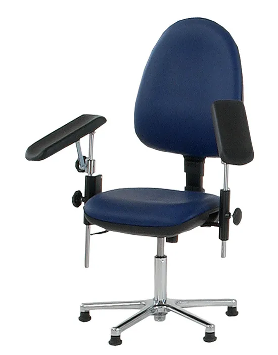AGA Sanitätsartikel GmbH AGA Blutabnahmestuhl BS2000, 2 Armstützen, Gestell verchromt, Gleiter Kaffeebraun BS-2000-Kaffeebraun