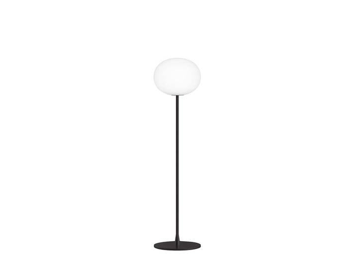 FLOS lampadaire GLO-BALL (H 135 cm, base noir opaque - verre et métal)