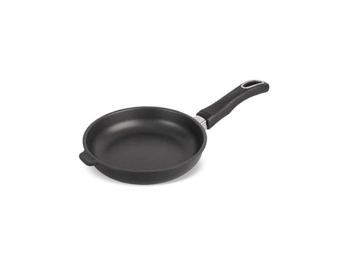 Original Gundel GUSS-BRATPFANNE INDUKTION flach, Ø 20 cm, Höhe 4,5 cm, BIOTAN-Oberfläche, PFOA-frei, Akku-Therm Boden - fester Stiel
