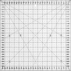 buttinette Rollschneider-Lineal, in cm-Einheit, Größe: 30 x 30 cm