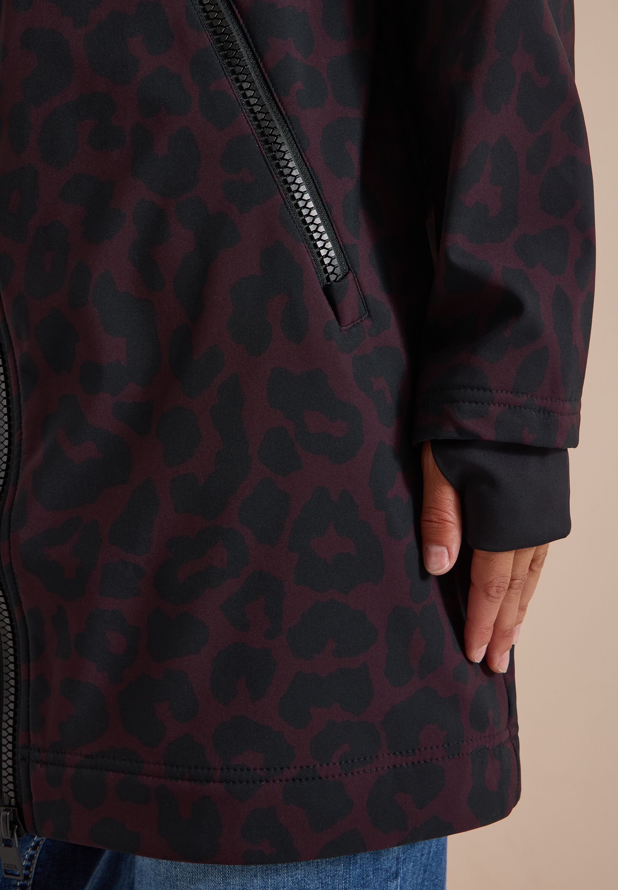 Softshellmantel CECIL, Damen, Gr. XL (44), schwarz (berry rot), Softshell, Obermaterial: 92% Polyester, 8% Elasthan, ca. Mitte Oberschenkel, Mäntel Softshellmantel, mit Kapuze, Animal Print, wasserabweisende Qualität berry rot XL (44)