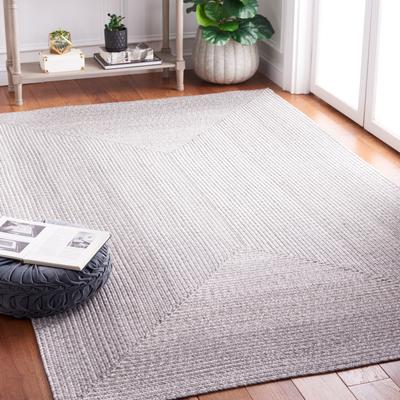 SAFAVIEH Handmade Braided Sjouk Casual Rug