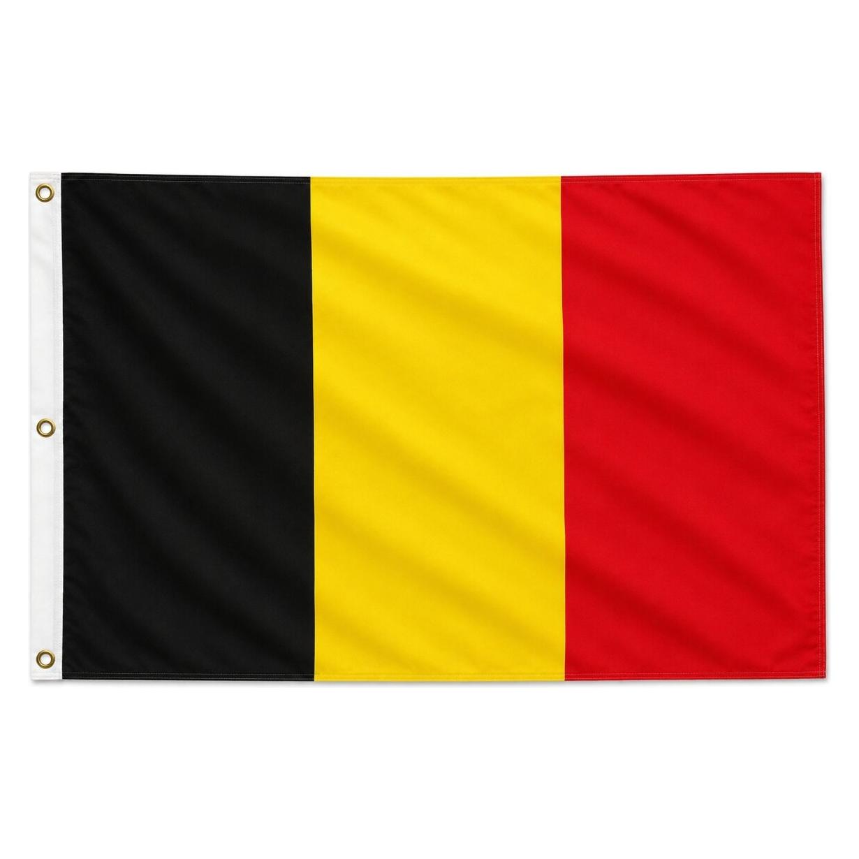 trends4cents XXL Flagge Belgien 250 x 150 cm Fahne mit 3 Ösen 100g/m² Stoffgewicht Hissflagge Hiss (250 x 150 cm) (32205724)