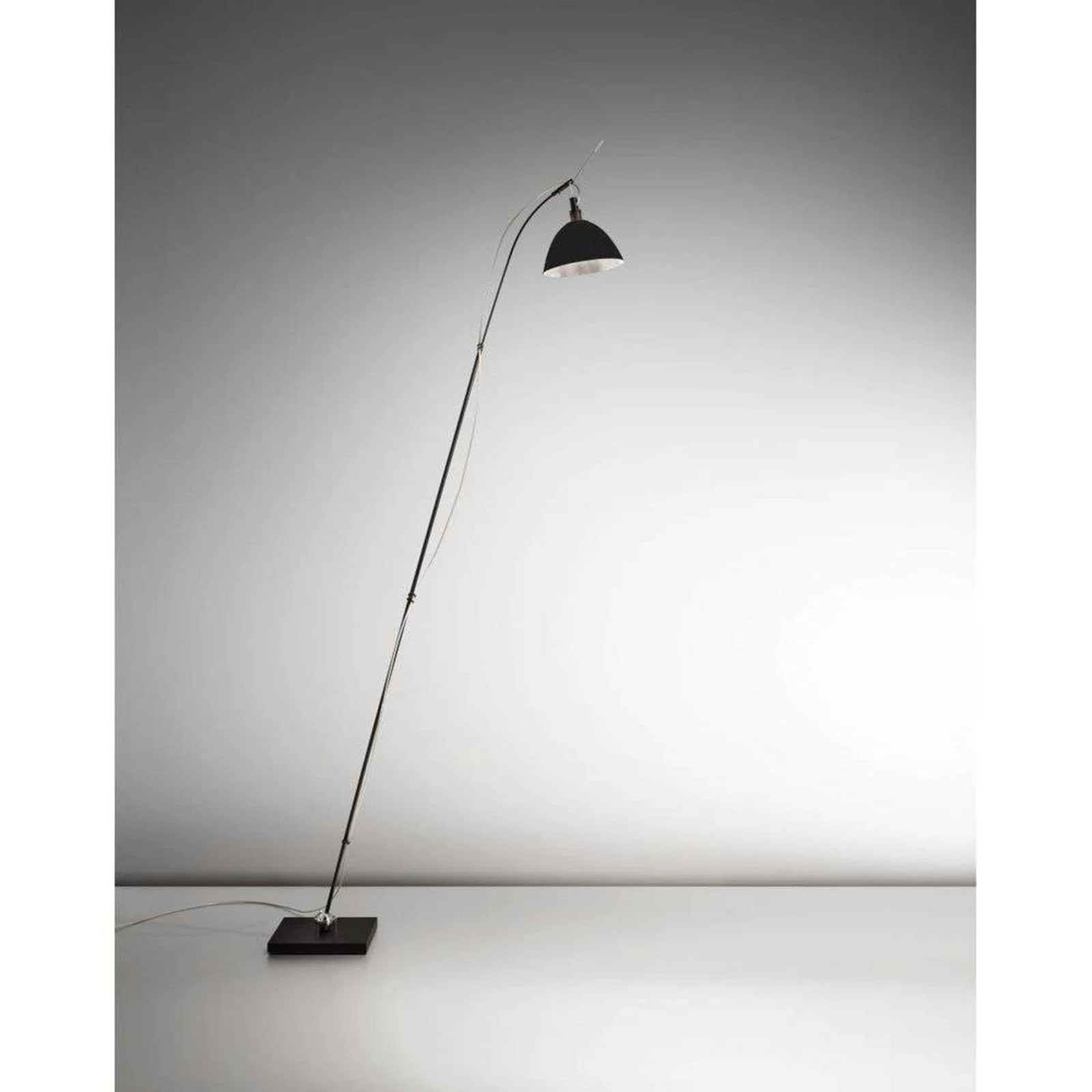 Ingo Maurer Max Floor LED Vloerlamp - Zwart - Aluminium