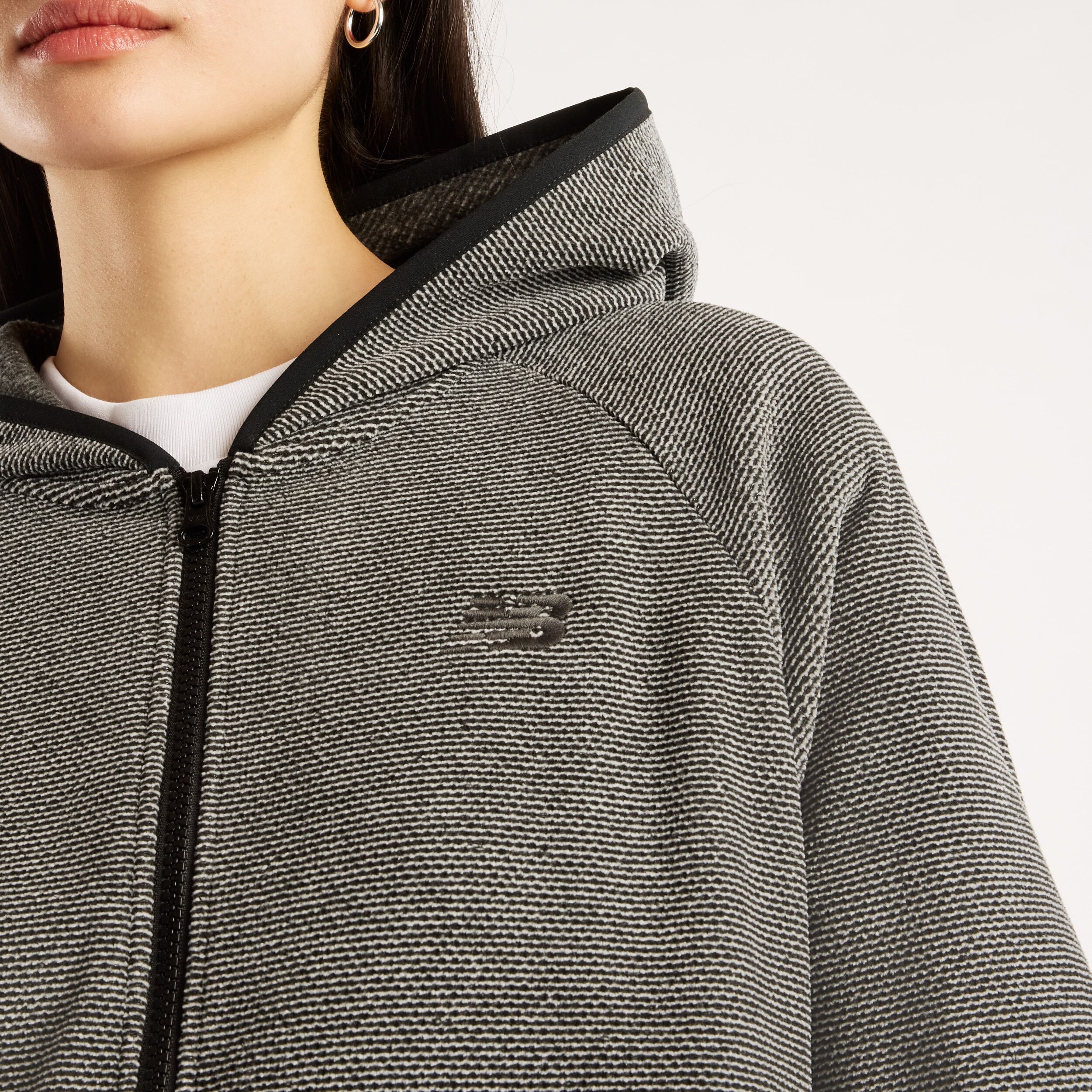 Trainingsjacke NEW BALANCE "TEXTURED FLEECE FULL ZIP", Damen, Gr. M, schwarz (bk), Obermaterial: 100% Polyester, Jacken Trainingsjacke, für Erwachsene konzipiert, aus Polyester schwarz (bk) M