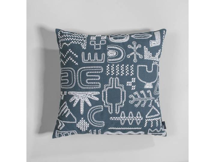 Kissen aus grünem Baumwoll-Polyester mit weißer Stickerei, 45 x 45 cm