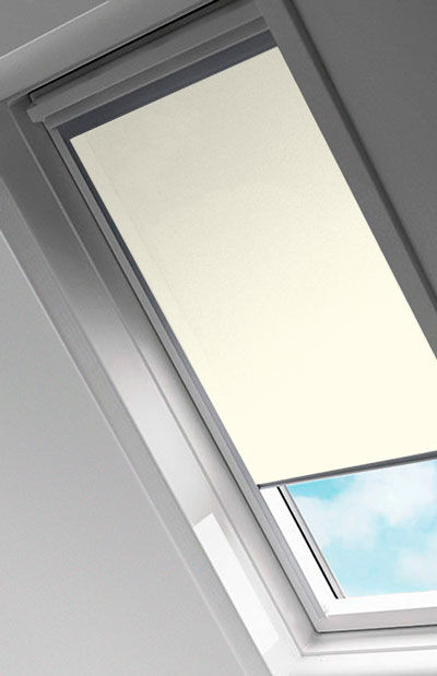 Stores-et-Rideaux.com Stores Anti-Chaleur Soltis blanc compatibles avec les fenêtres de toit VELUX - polyester - thermique - durable et élégant