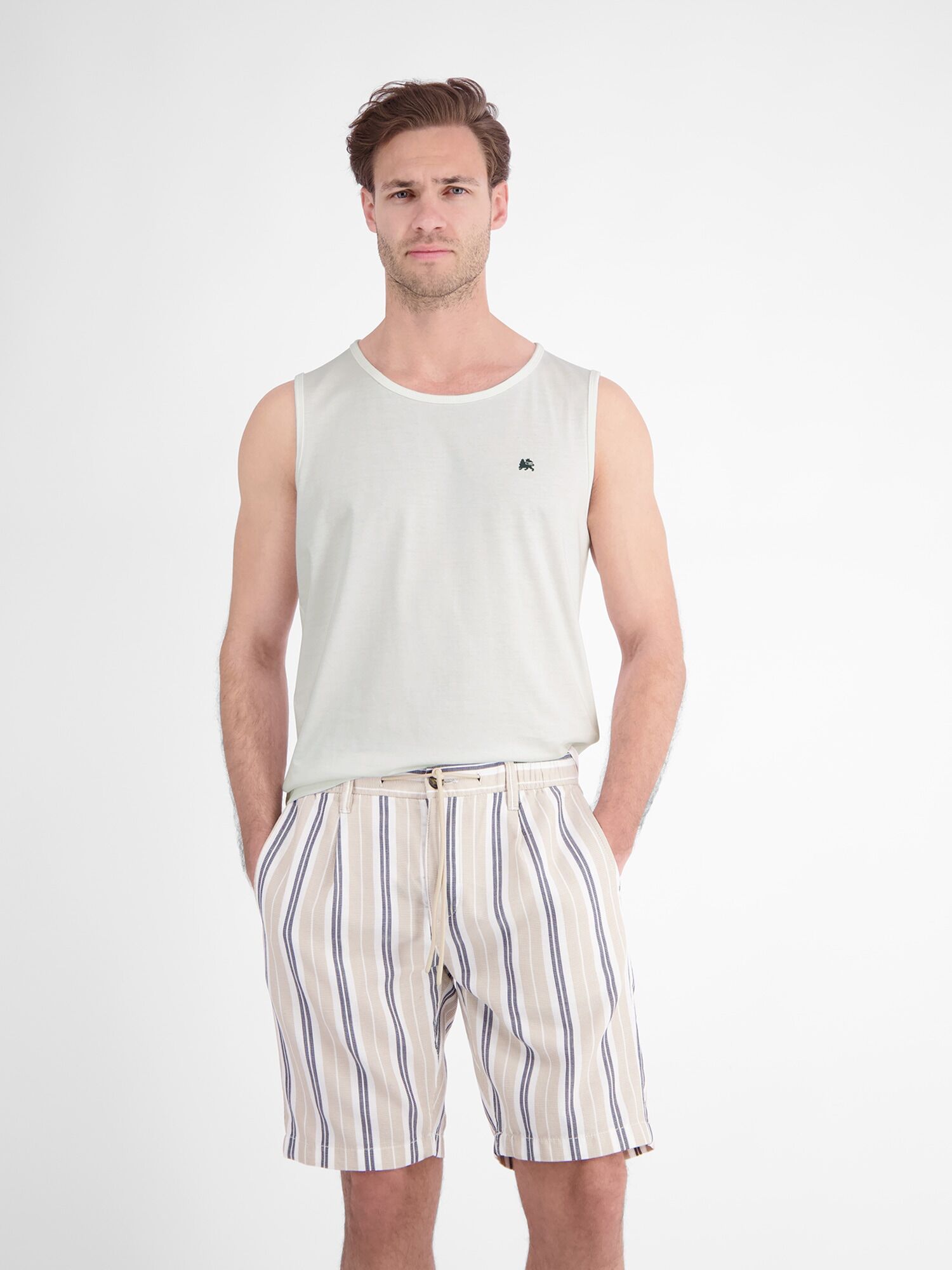 Muskelshirt LERROS "Sportliches Tanktop aus Baumwolle mit Rundhalskragen", Herren, Gr. XXL, weiss (broken weiß), 100% Baumwolle, Rundhals, Shirts Muskelshirt broken weiß XXL