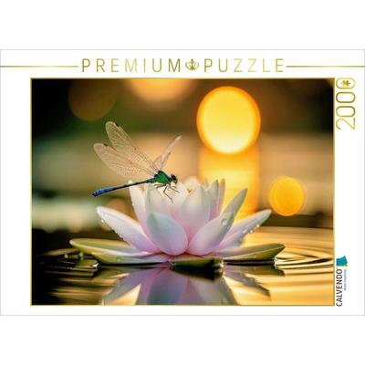 CALVENDO Puzzle Eine Libelle auf einer Seerose. | 2000 Teile Lege-Größe 90 × 67 cm Foto-Puzzle für glückliche Stunden