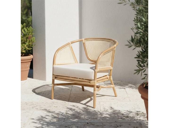 Fauteuil en rotin naturel et coussin beige - Haru