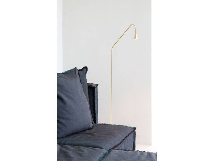 Austere F Stehleuchte Schwarz - Trizo21 - Wohnzimmer - Messing
