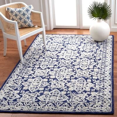 SAFAVIEH Handmade Aspen Didde Floral Wool Rug