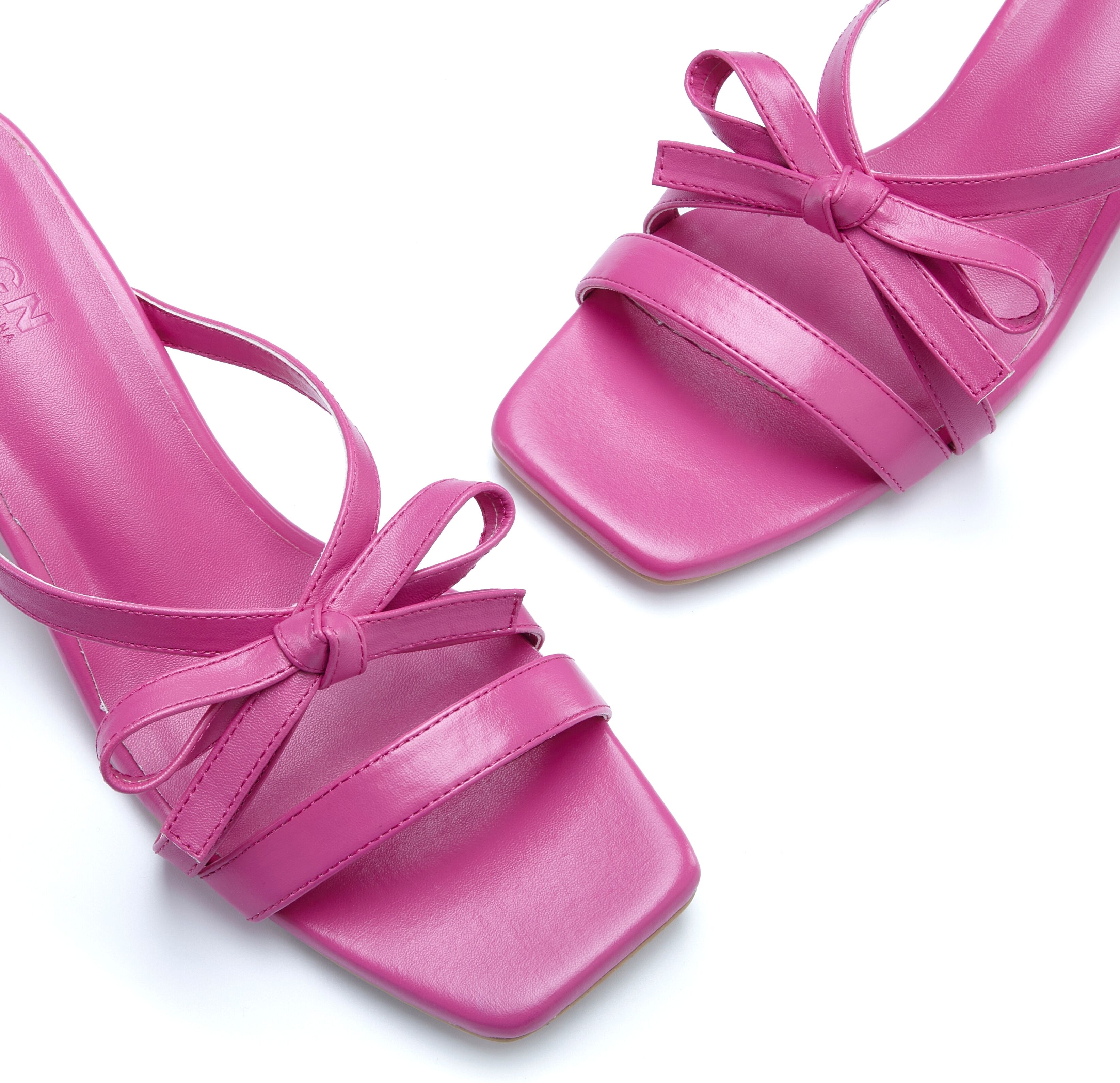 Pantolette LSCN BY LASCANA, Damen, Gr. 42, pink, Obermaterial: 100% Lederimitat. Decksohle: 100% Lederimitat. Futter: 100% Textilmaterial. Laufsohle: 100% Synthetik, unifarben, Schuhe Pantolette, Mule, Sandale, offener Schuh, in Karree-Form mit Kitten-Hee
