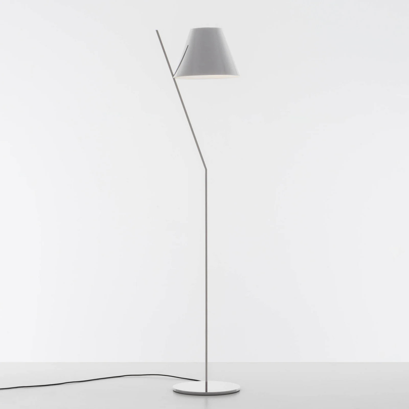 Artemide La Petite F Vloerlamp White met lampenkap