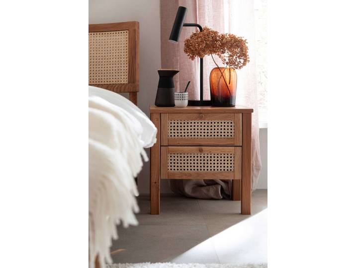 OTTO home Nachtkonsole Hällevik Nachtkonsole, Nachtkommode in hochwertiger Verarbeitung (1 St), Massivholz, Skandinavisches Design, Robust, stabil, FSC zertifiziert